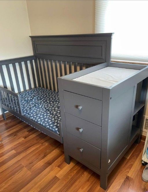 Crib With Changing Table And Mattress 