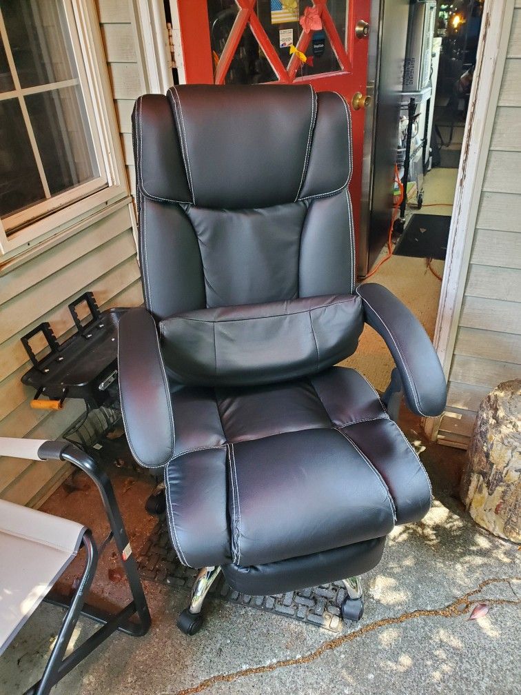 RECLINER OFFICE CHAIR - $60 - OBO