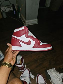 Air Jordan 1 Retro High OG 'Artisanal Red' 9.5