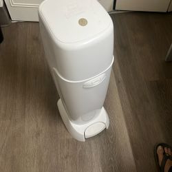 Diaper Genie with Odor Lock Technology
