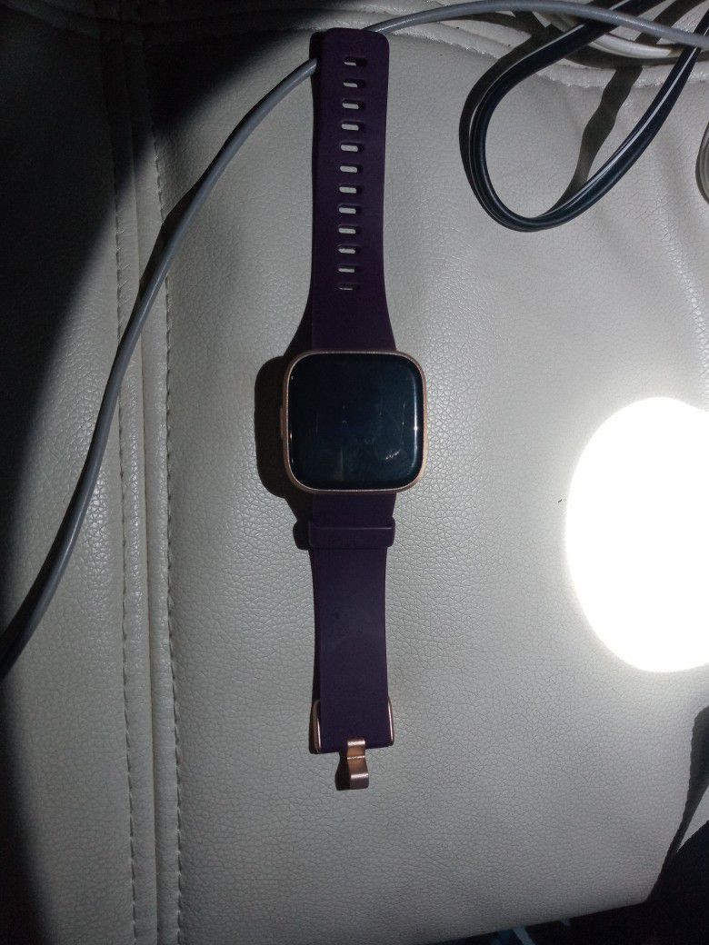 Fitbit Sense 2 Smartwatch W Charger
