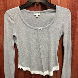 ELF Gray Ribbed Long-Sleeve Scoop Neck Top with White Trim Size XS