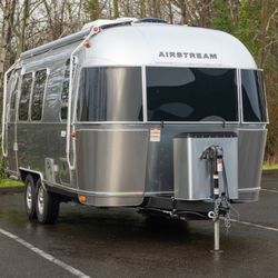 2023 Airstream Flying Cloud 23FB
