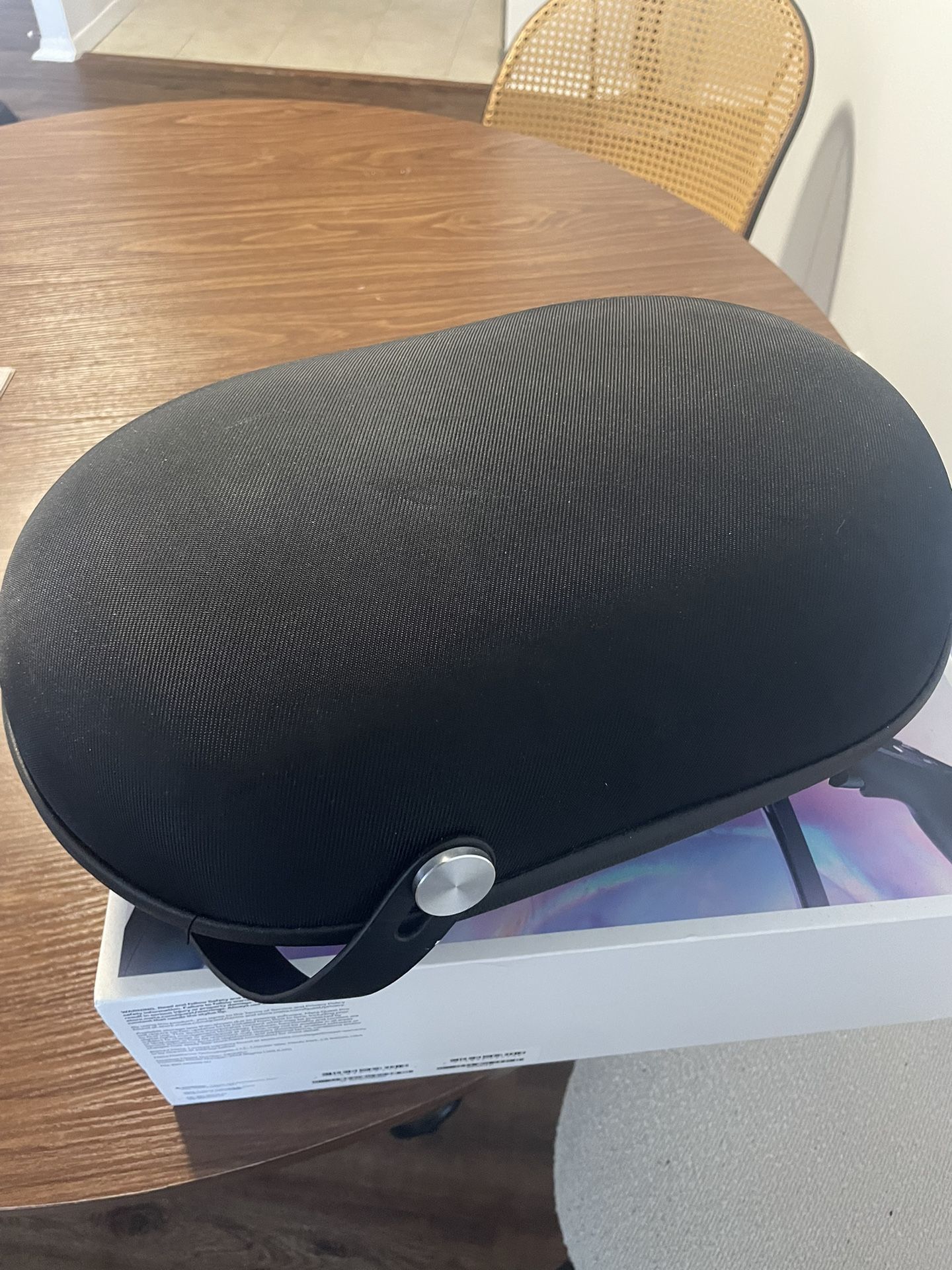 Meta Quest Pro 256GB Headset + Case