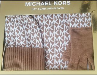 Michael Kors 🤎🤎 hat, scarf and gloves set