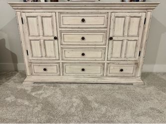 Brand New Dresser with 2 New Nightstands