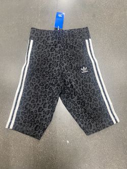 Women’s athletic clothing 