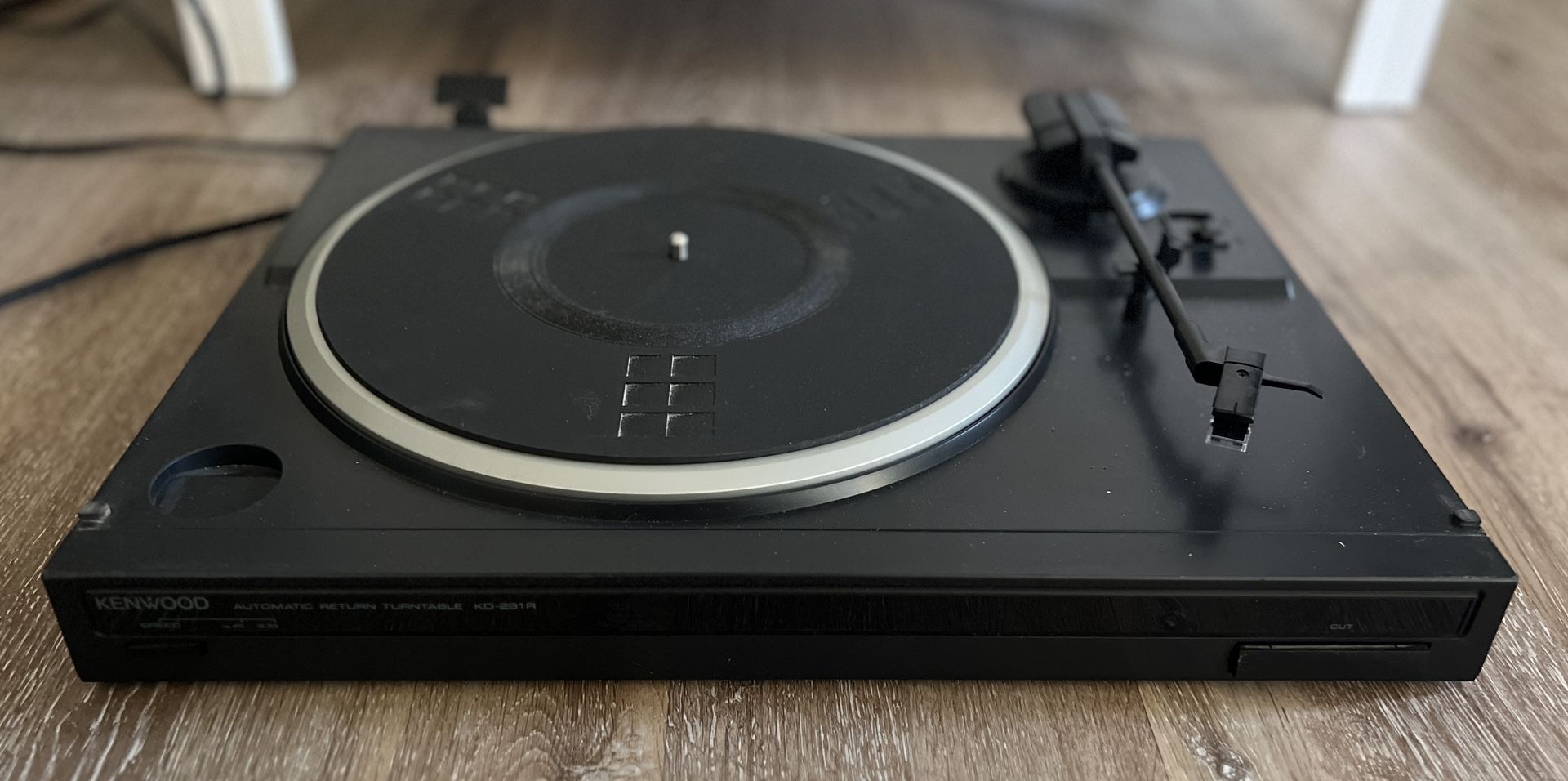Vintage Kenwood KD-291R Belt Drive Semi-Automatic Turntable (NEEDS BELT)