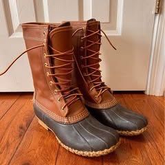 Women’s LL Bean tall Duck Boots - size 8