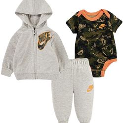 Baby Nike ✔️ 3 Piece set NEW 6 Month