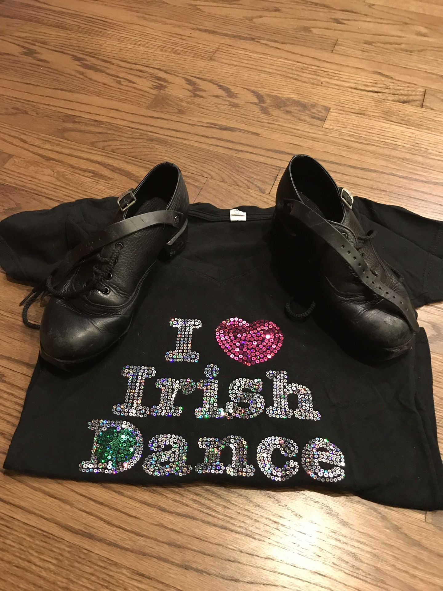 Used Rutherford Irish Dance Hard Shoes. Size 4W.
