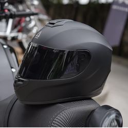 DOT Motorcycle Helmet- New (Matte Black / Large)