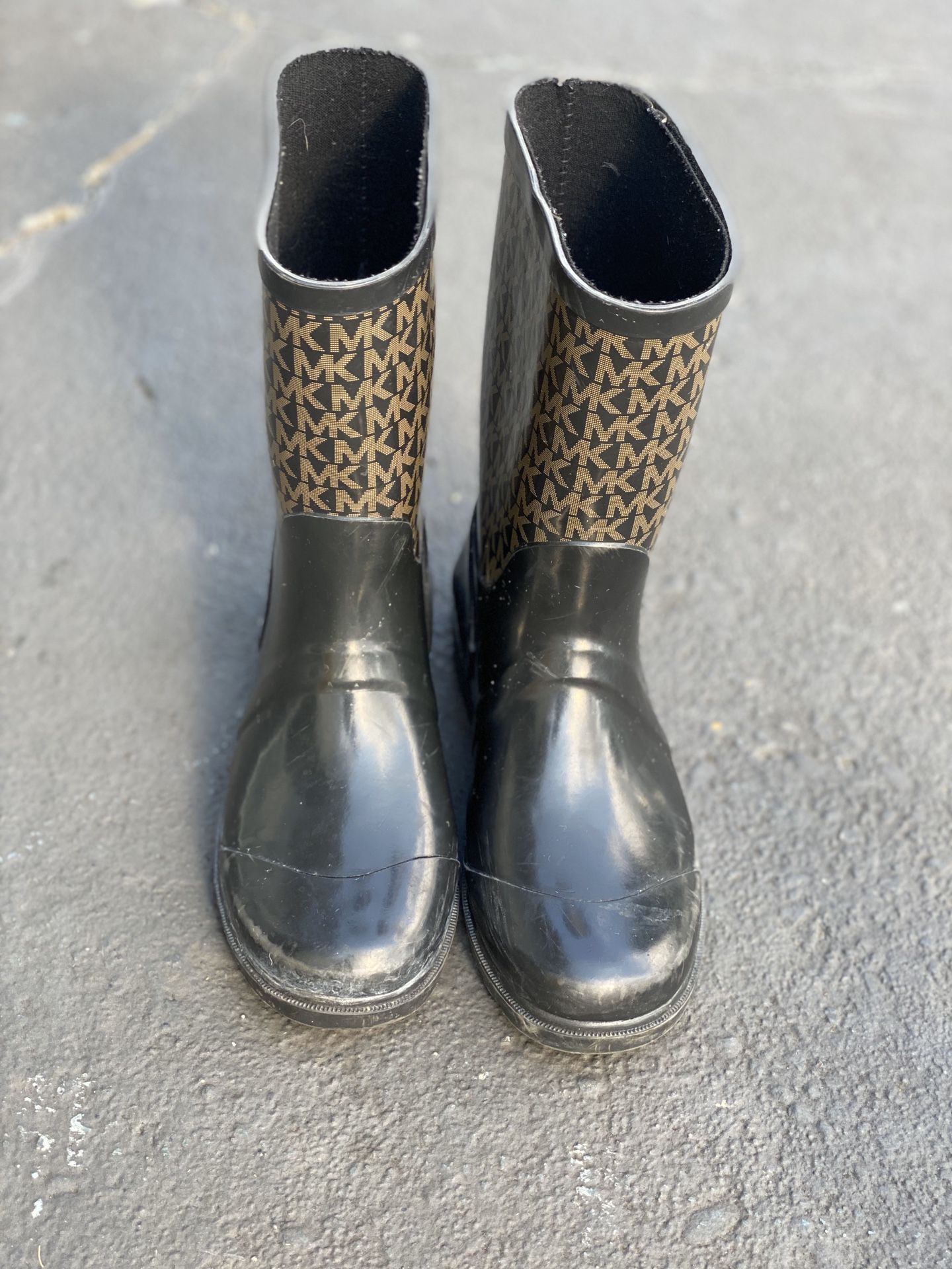 Big girls- MK rain boots