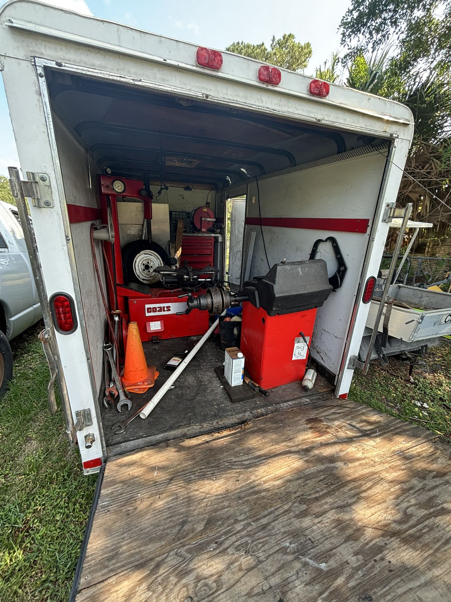 Mobile Tire Changing Trailer