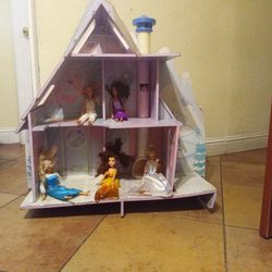 LoL Doll House+ Barbies