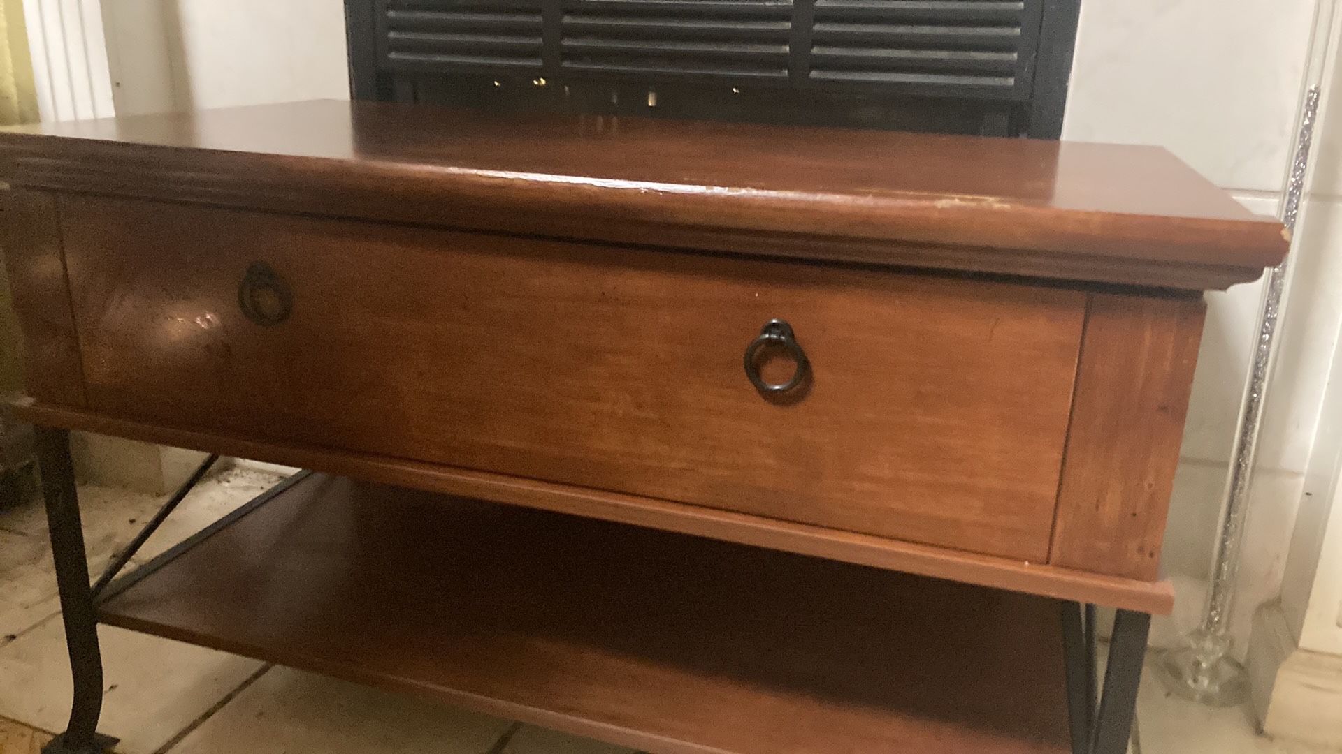 Coffee table With Drawer