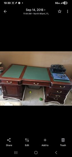 Double sided partner desk