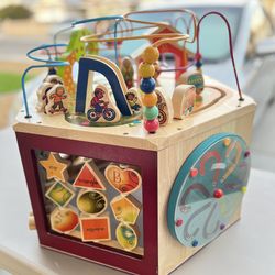 B. Toys activity cube