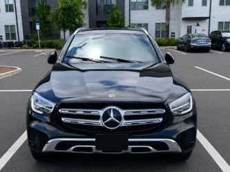 2022 Mercedes-Benz GLC 300