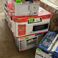 Magic Chef MCDST 1.8 cu. ft. Countertop Microwave