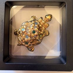 Vintage Avon Gold Tone Turtle Brooch Flower Shell Rhinestone Figural Pin 1970s