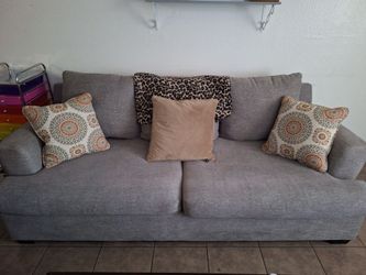 COUCHES