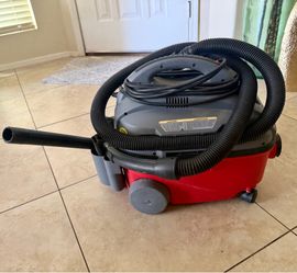 CRAFTSMAN® 4 gallon wet/dry vac