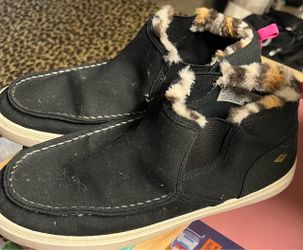 Women's Shoes Size US 7 Cash Only
