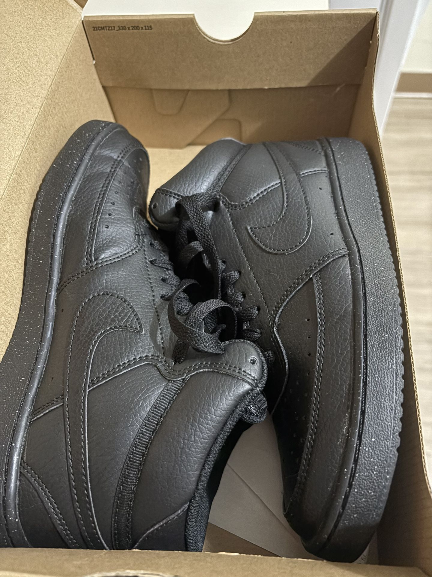 Men’s Nike Size 6