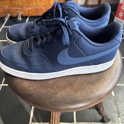 NIKE COURT VISION LOW