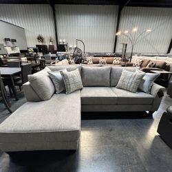Gray Sectional w/ chaise