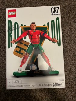 LEGO Cristiano Ronaldo CR7 Set 43016