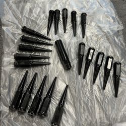Venom Spike Lug Nuts