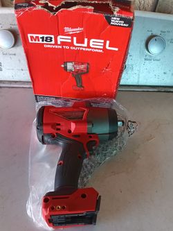 Milwaukee
M18 FUEL 18V Lithium-Ion Brushless Cordless 1/2 in. Impact Wrench with Friction Ring (Tool-Only)
