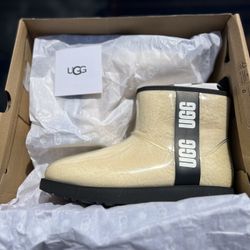 Clear Mini Uggs Size 9