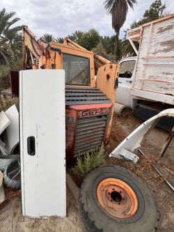 Title: Case 1816 Skid Steer Loader – Parts or Repair