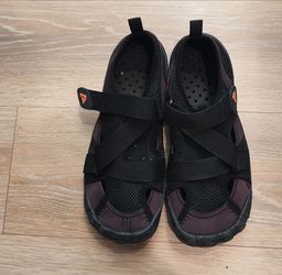 water shoes size 9 Ozark trail