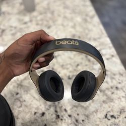Beats Studio3 Wireless Headphones- Gray Gold