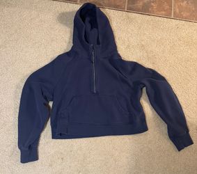 Lululemon cropped scuba hoodie, size M/L