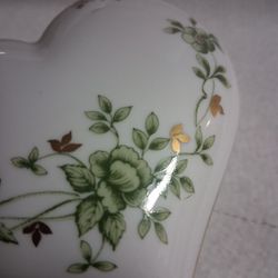 Hollohazal Heart Shaped Keepsake Antique Porcelain With 24 Kt Gold Painted Leaves Engraved 891 Engraved On The Back 