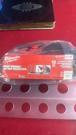 12 Milwaukee, gloves, medium