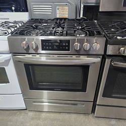 Frigidaire Stainless Steel Gas Stove SLIDEIN