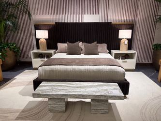 Black Queen  Bedframe - Modern Sleek - $0 Down - 0% Interest - SAME DAY DELIVERY