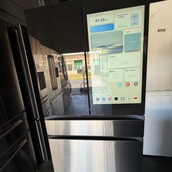 Like new Samsung Bespoke AI Standard-Depth Family Hub 29-cu ft 4 -Door 36-in Wide with Dual Ice Maker ( Charcoal Glass Top with Stainless Steel Bottom