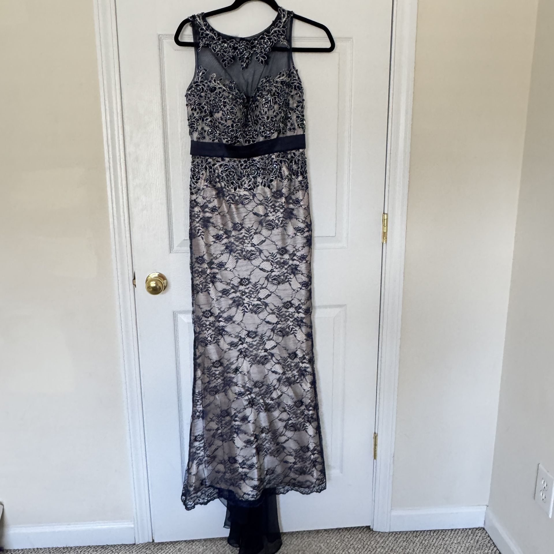 Dave & Johnny Navy Beige Jeweled Sequins Prom Formal Evening Dress Size 3/4