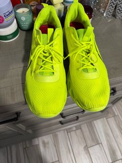Sketchers Men’s Size 13 Neon Yellow Athletic Sneakers - Lightweight Comfort