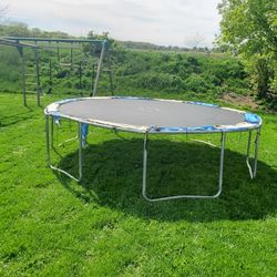 Trampoline 