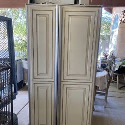 SUB ZERO REFRIGERATOR 