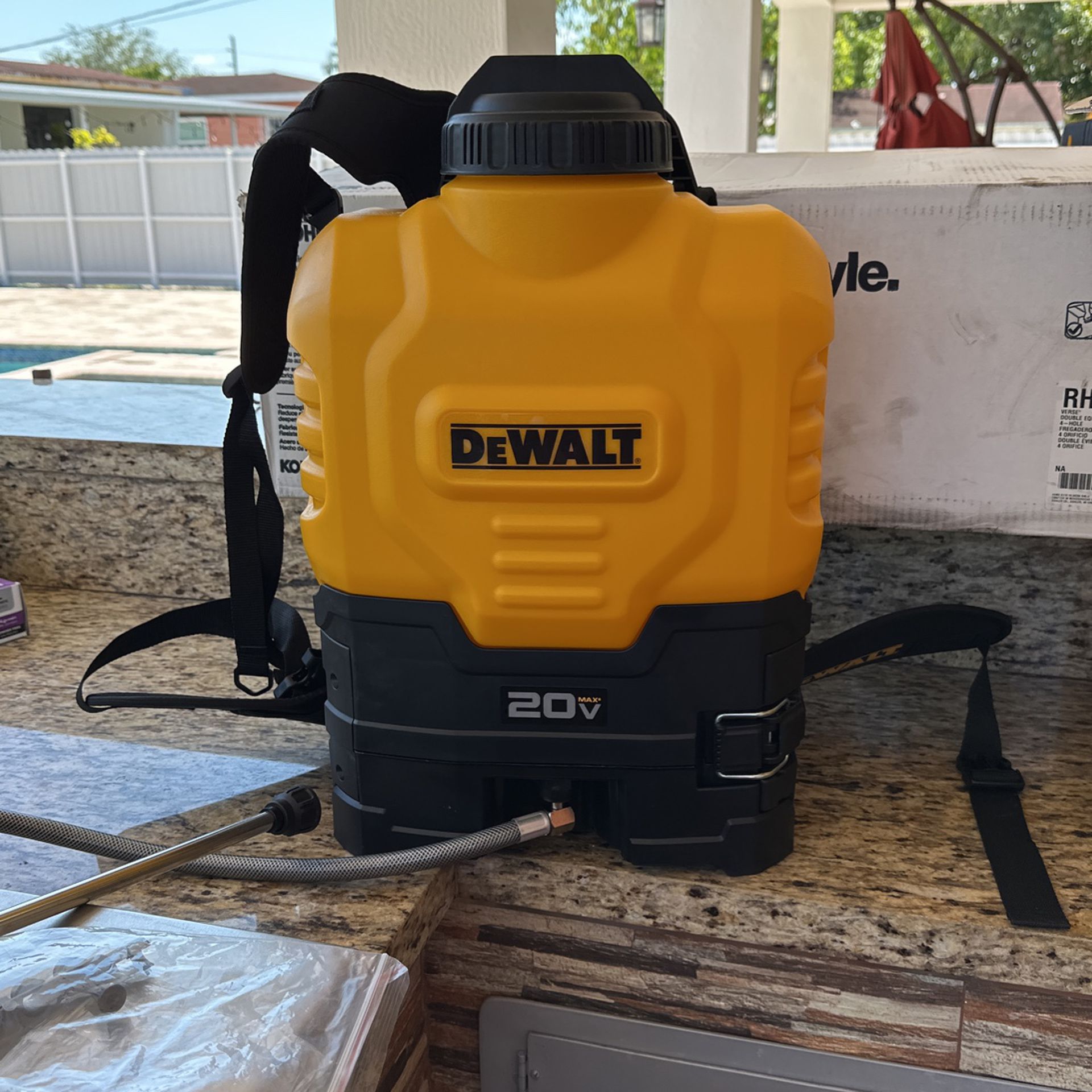 DeWalt Lithium-ion Battery Powered Backpack Sprayer (Tool Only)