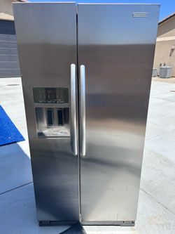 Kitchenaide Refrigerator side by side